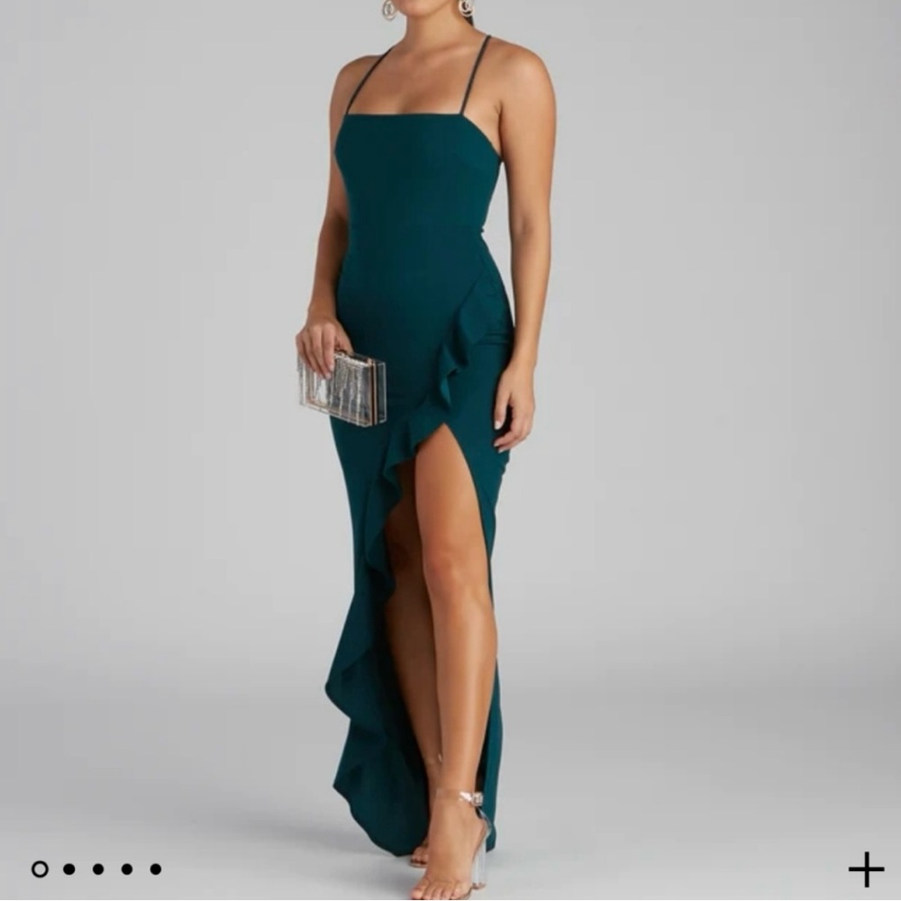 Windsor Tiffany sleeveless slit formal dress